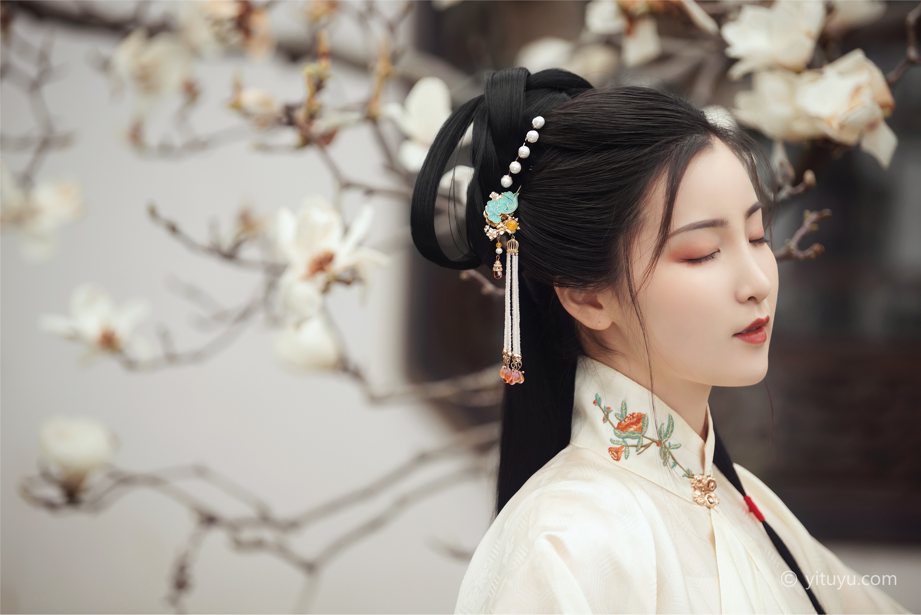 YITUYU艺图语  2021.05.10 玉兰 金儿